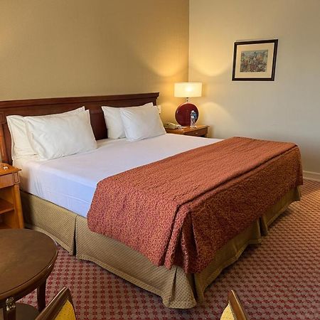 קומודורו ריבהדאביה Austral Plaza Hotel מראה חיצוני תמונה