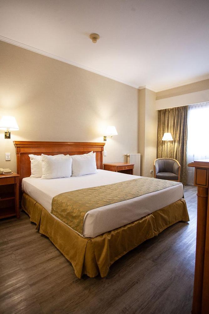 קומודורו ריבהדאביה Austral Plaza Hotel מראה חיצוני תמונה