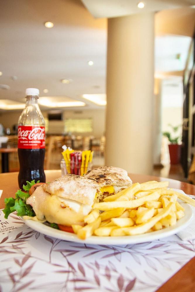קומודורו ריבהדאביה Austral Plaza Hotel מראה חיצוני תמונה