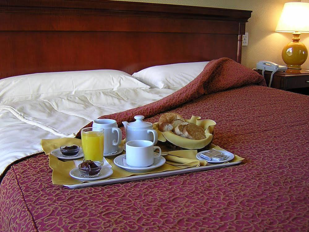קומודורו ריבהדאביה Austral Plaza Hotel מראה חיצוני תמונה