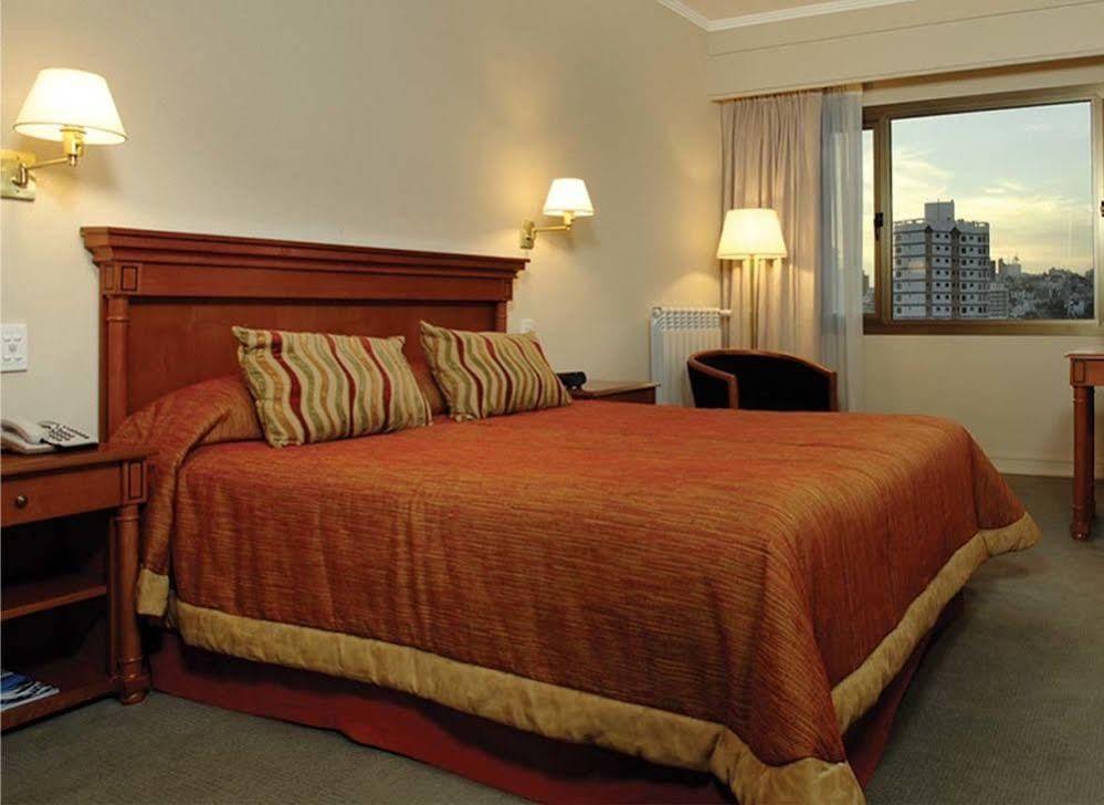 קומודורו ריבהדאביה Austral Plaza Hotel מראה חיצוני תמונה
