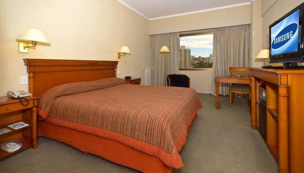 קומודורו ריבהדאביה Austral Plaza Hotel מראה חיצוני תמונה
